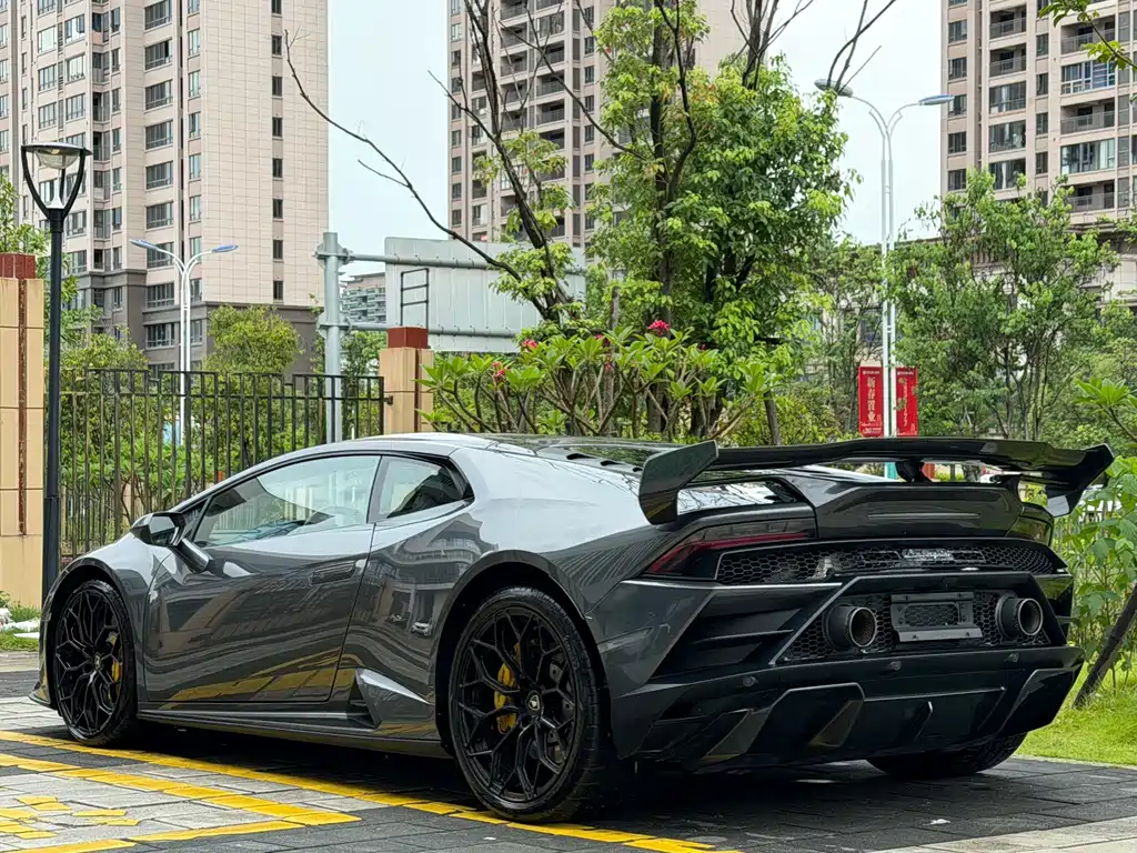 Lamborghini Huracán 2022