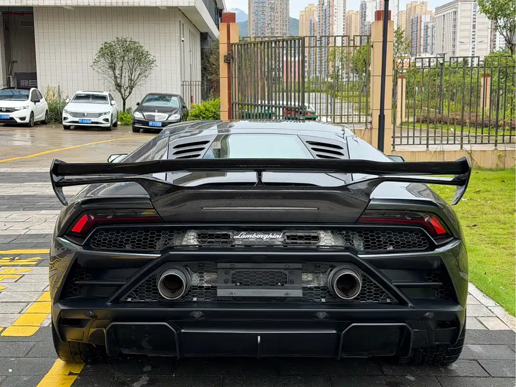 Lamborghini Huracán 2022