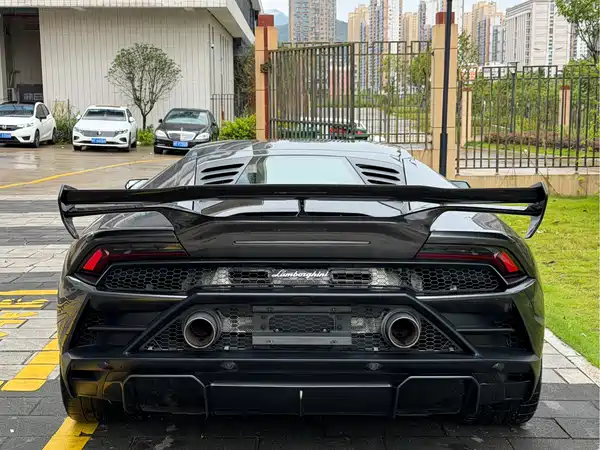 Lamborghini Huracan 2022