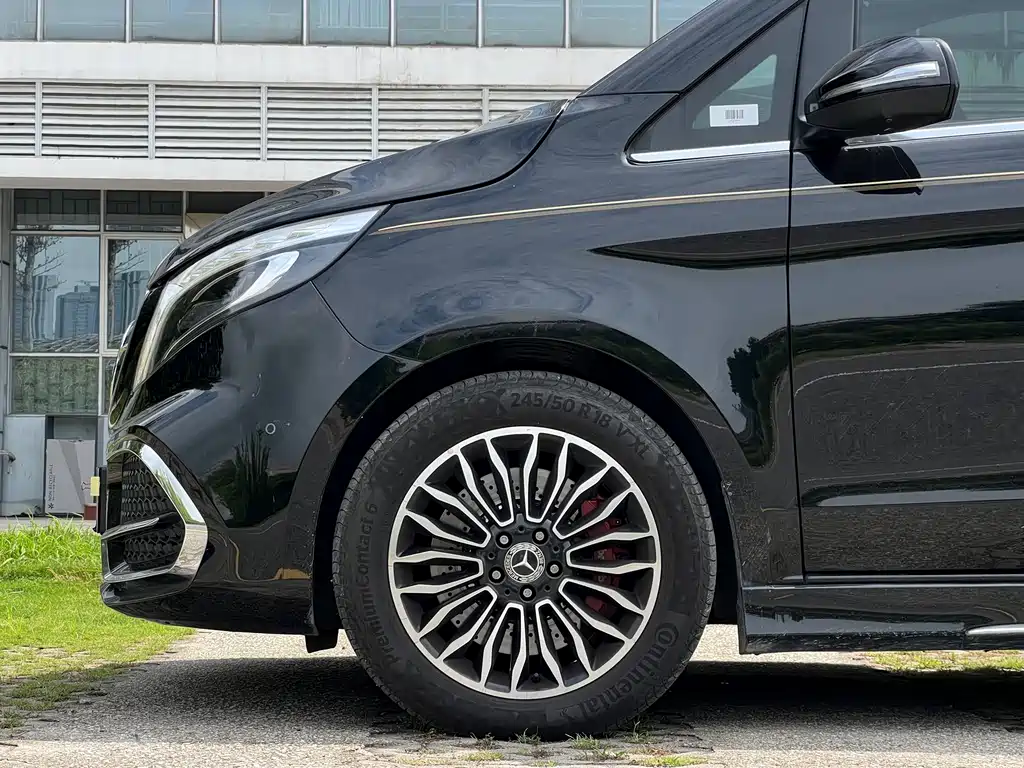 Mercedes-Benz V-Class 2023 — фото 25