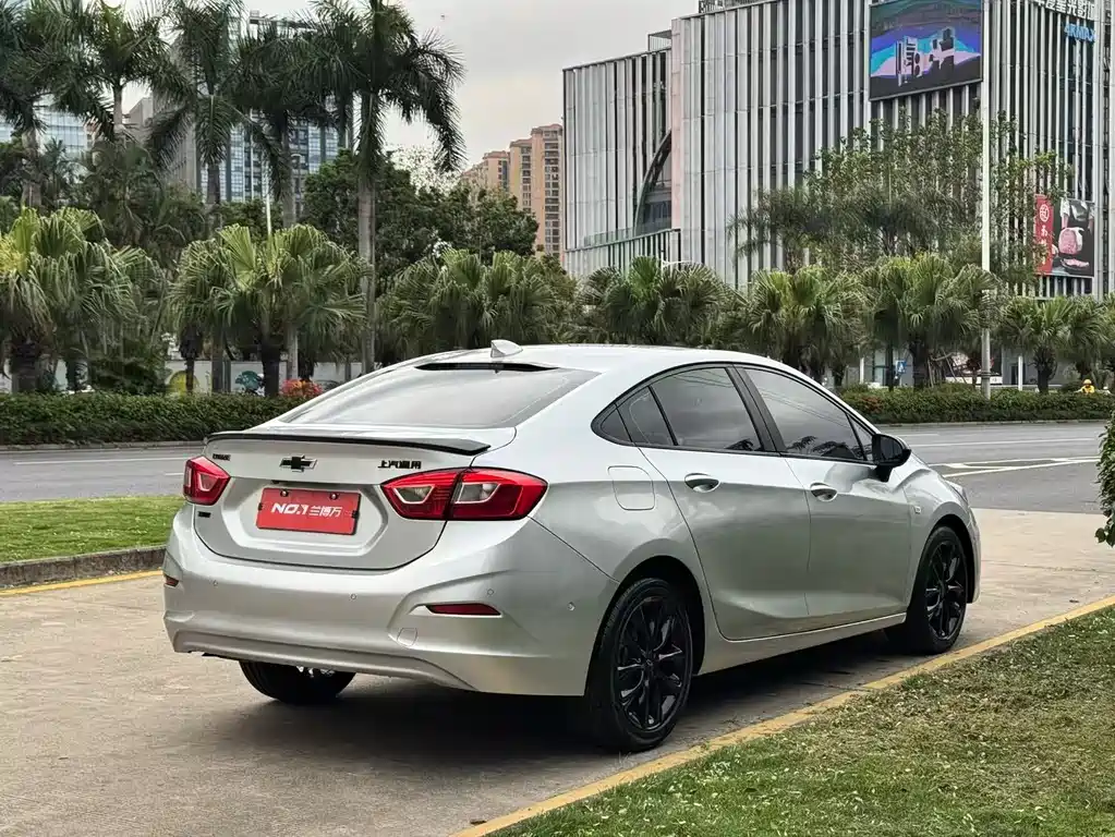 Chevrolet Cruze 2018 — фото 13