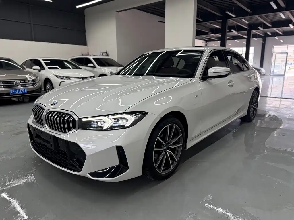 BMW 3 Series 2023 — фото 1