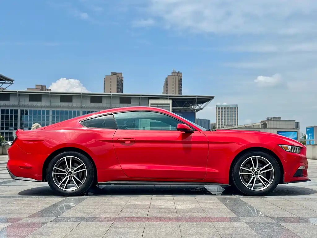 Ford Mustang 2018 — фото 12