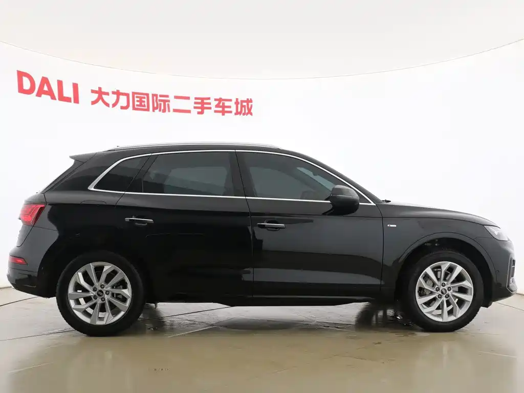 Audi Q5L 2022 — фото 13
