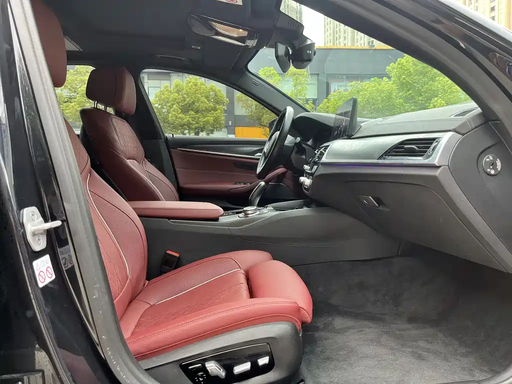 BMW 5 Series New Energy 2022 — фото 12