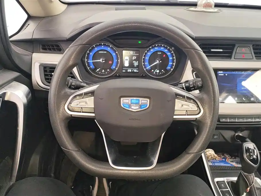 Geely Vision X3 2020 — фото 15