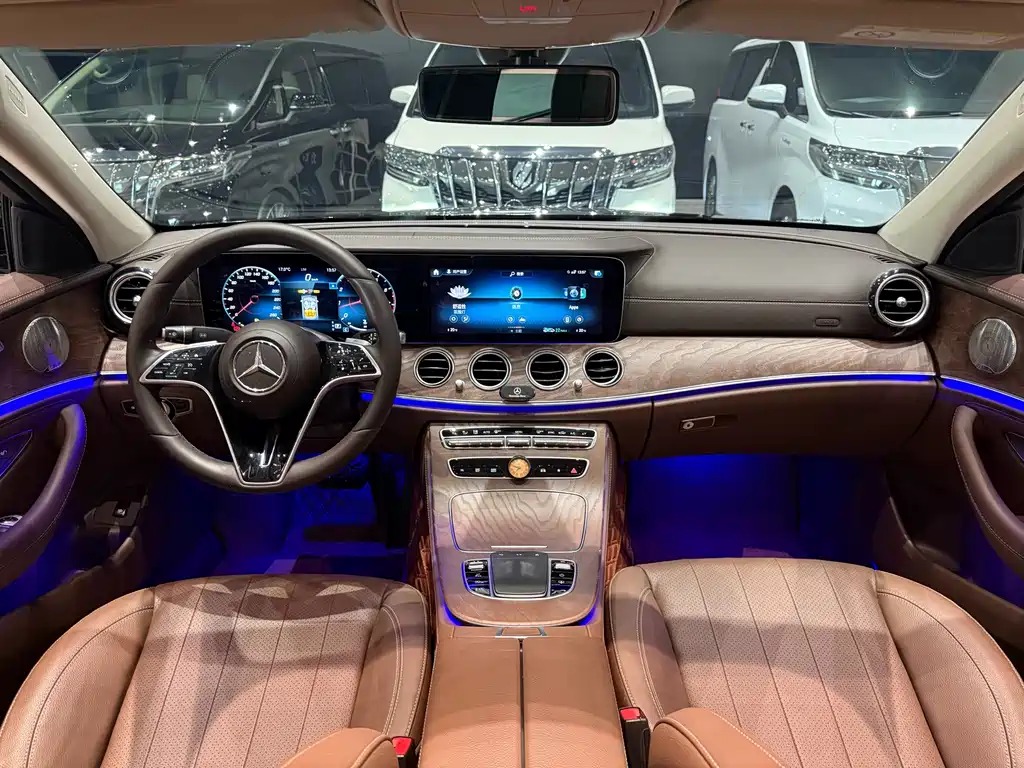 Mercedes-Benz E-Class 2022 — фото 10