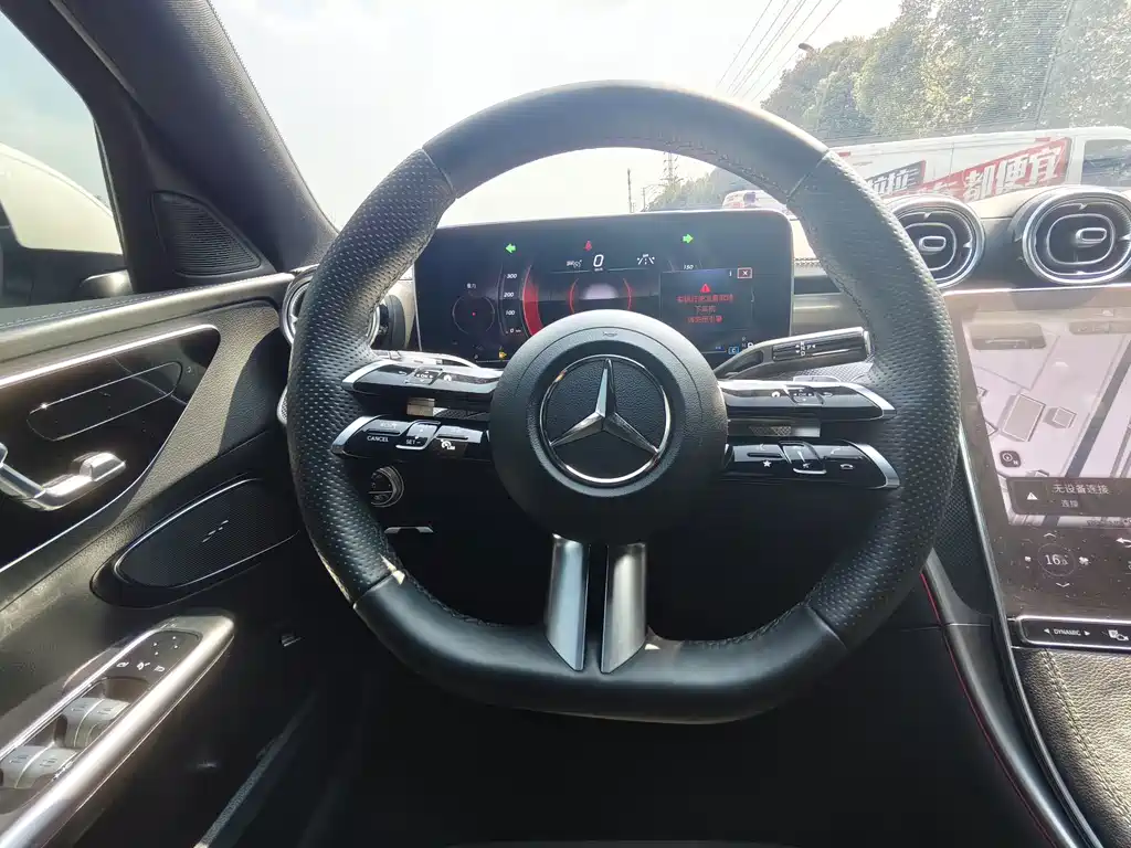 Mercedes-Benz C-Class 2023 — фото 12