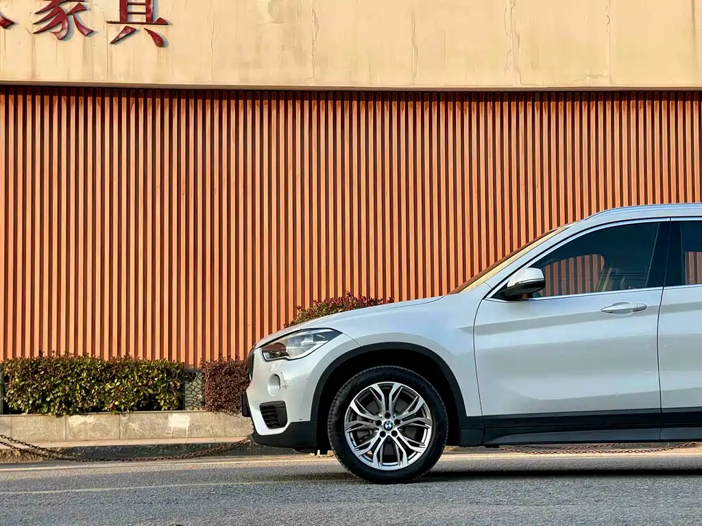 BMW X1 2019 — фото 3