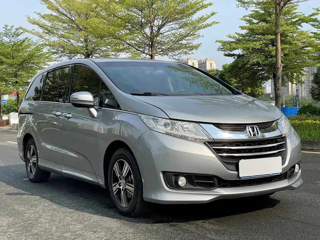 Honda Odyssey 2018 — фото 3