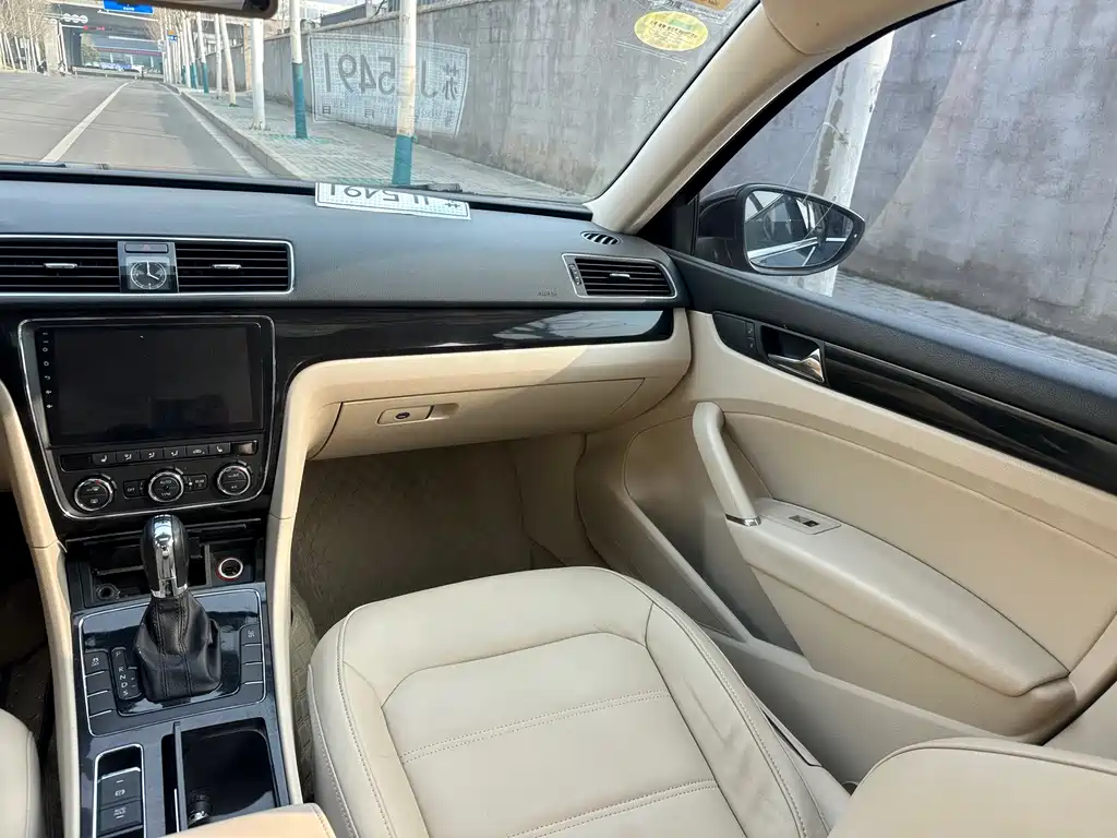 Volkswagen Passat 2015 — фото 13