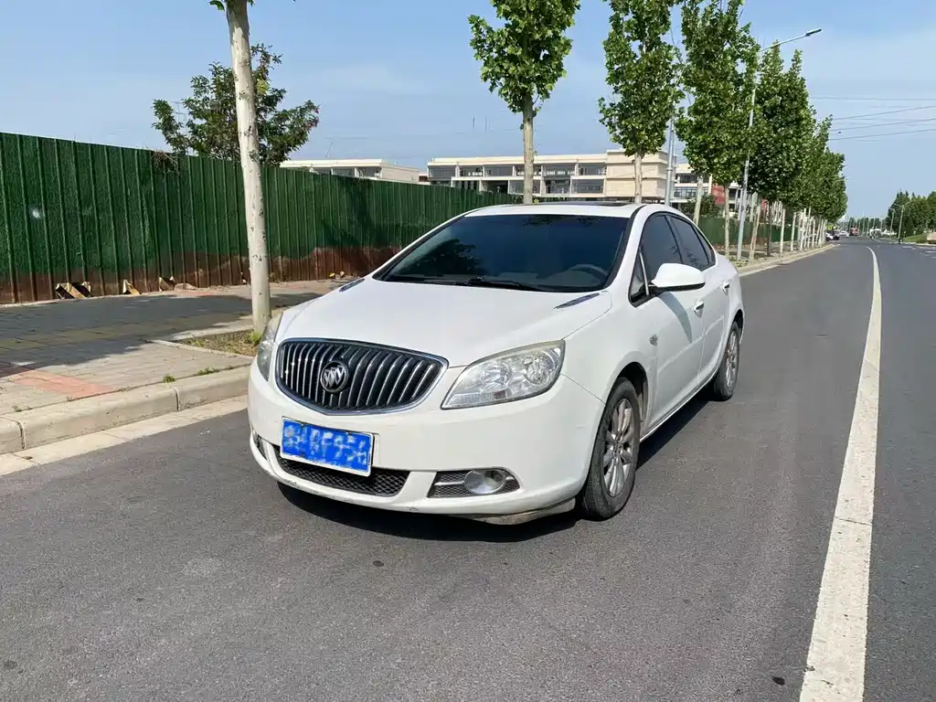 Buick Excelle 2013 — фото 1
