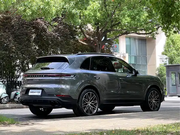 Porsche Cayenne 2025