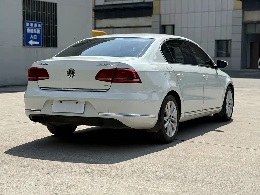Volkswagen Magotan 2014