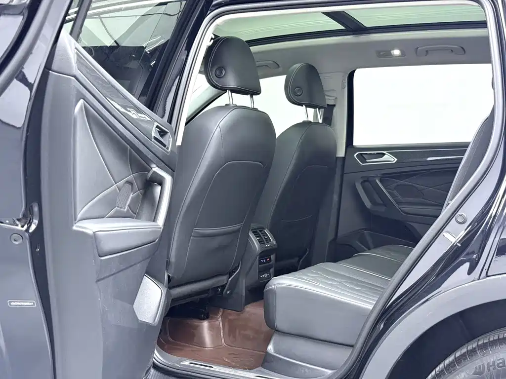 Volkswagen Tiguan L 2022