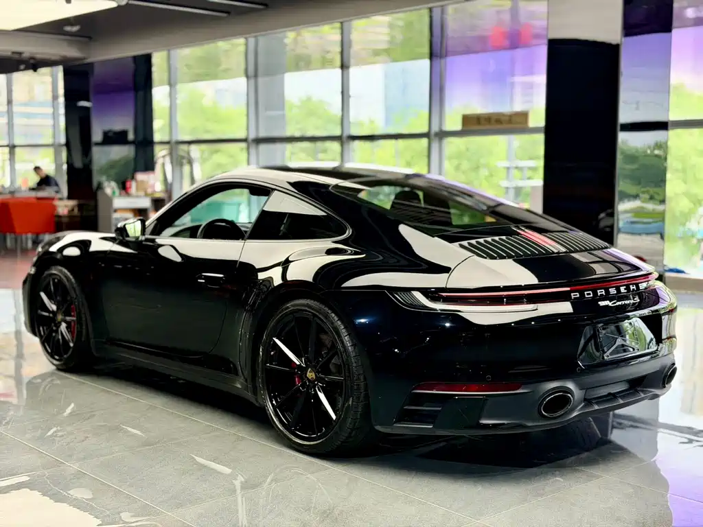 Porsche 911 2023