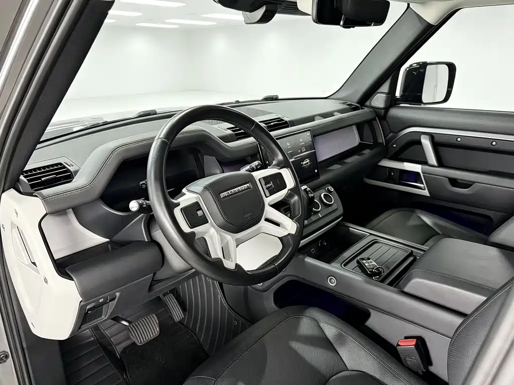 Land Rover Defender 2023 — фото 3