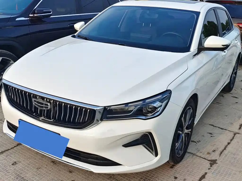 Geely Emgrand 2022