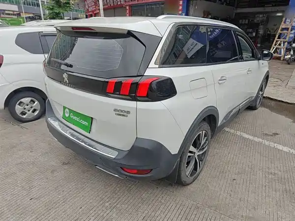 Peugeot 5008 2017