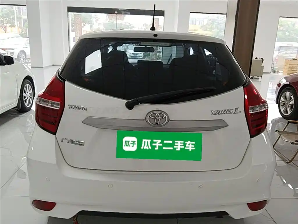 Toyota Yaris L 2022 — фото 6