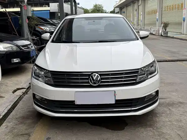 Volkswagen Lavida 2015
