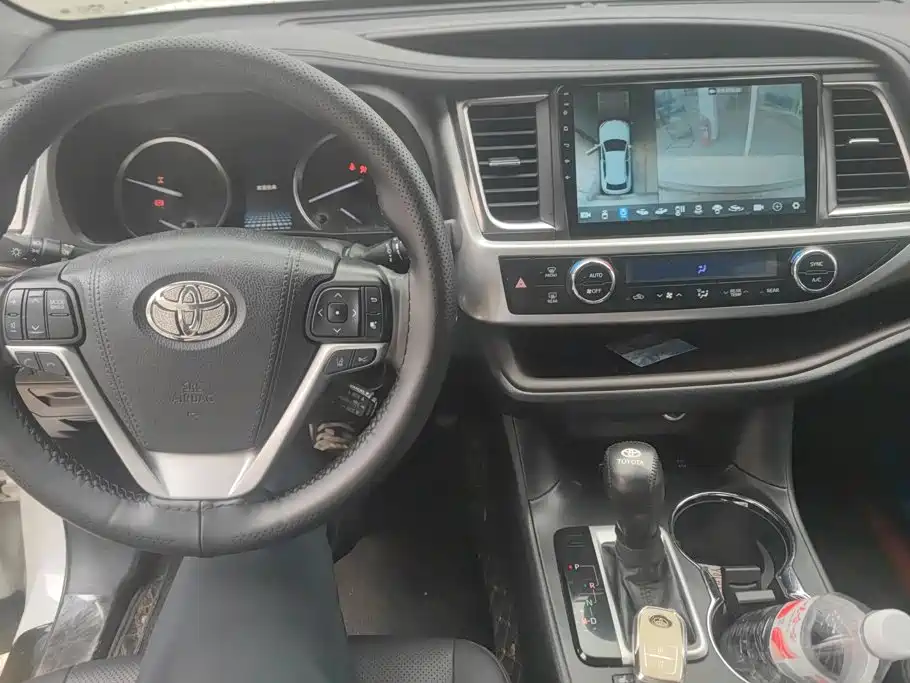 Toyota Highlander 2018 — фото 12