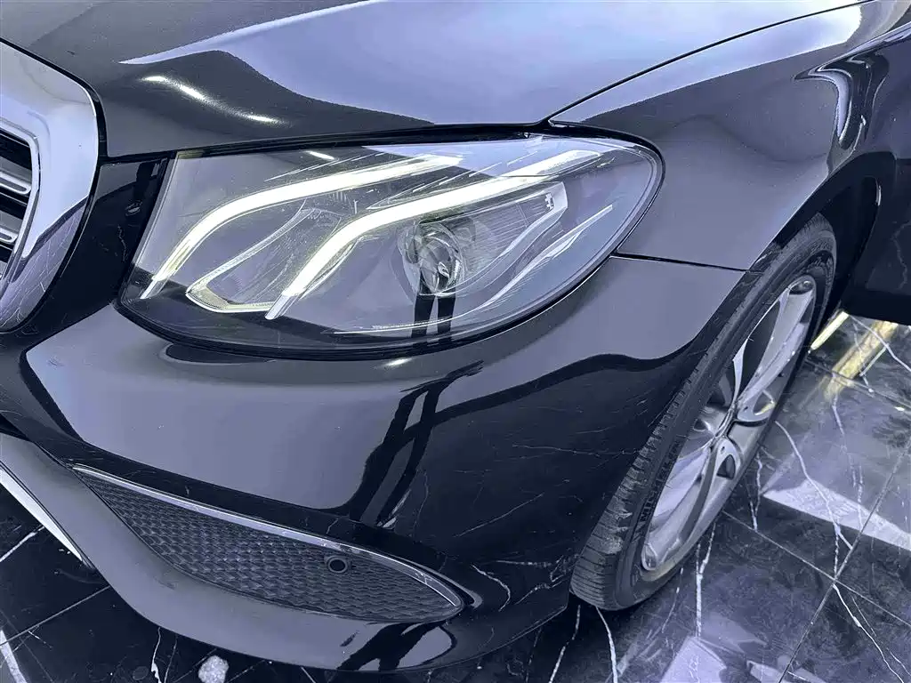 Mercedes-Benz E-Class 2017 — фото 19