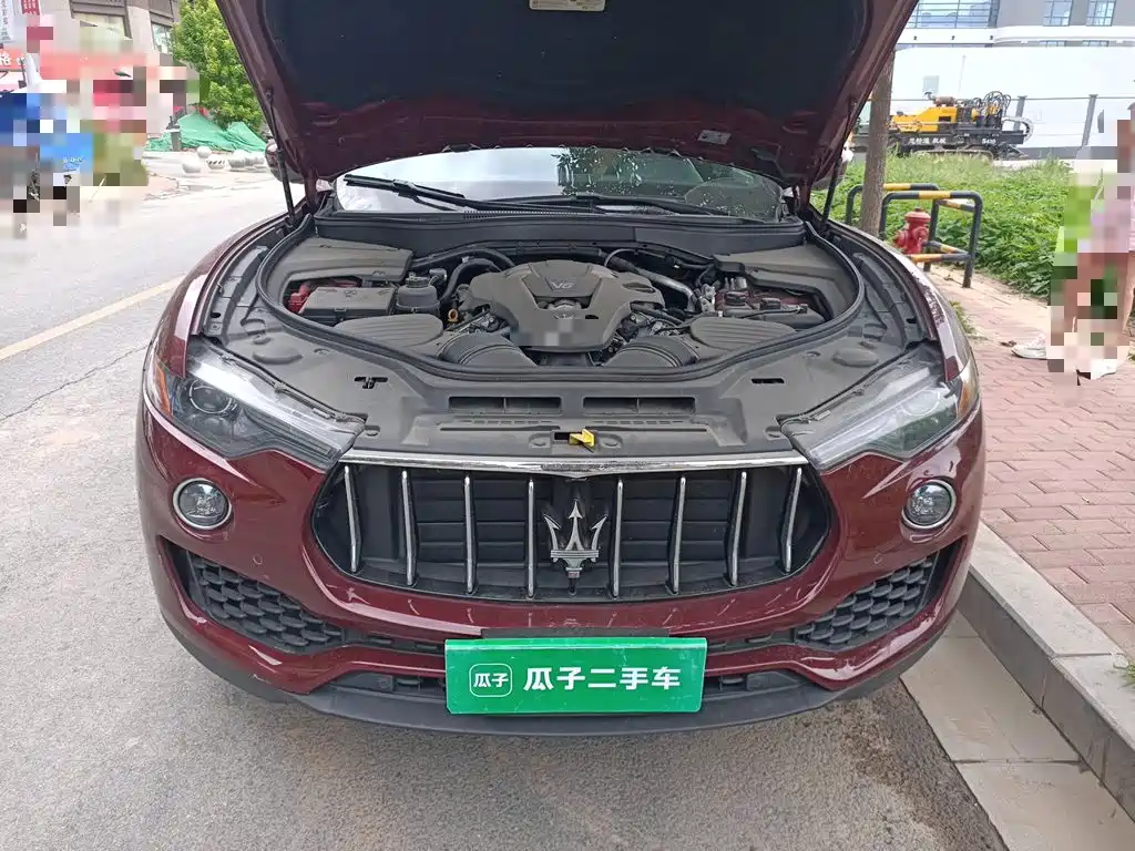 Maserati Levante 2018 — фото 11