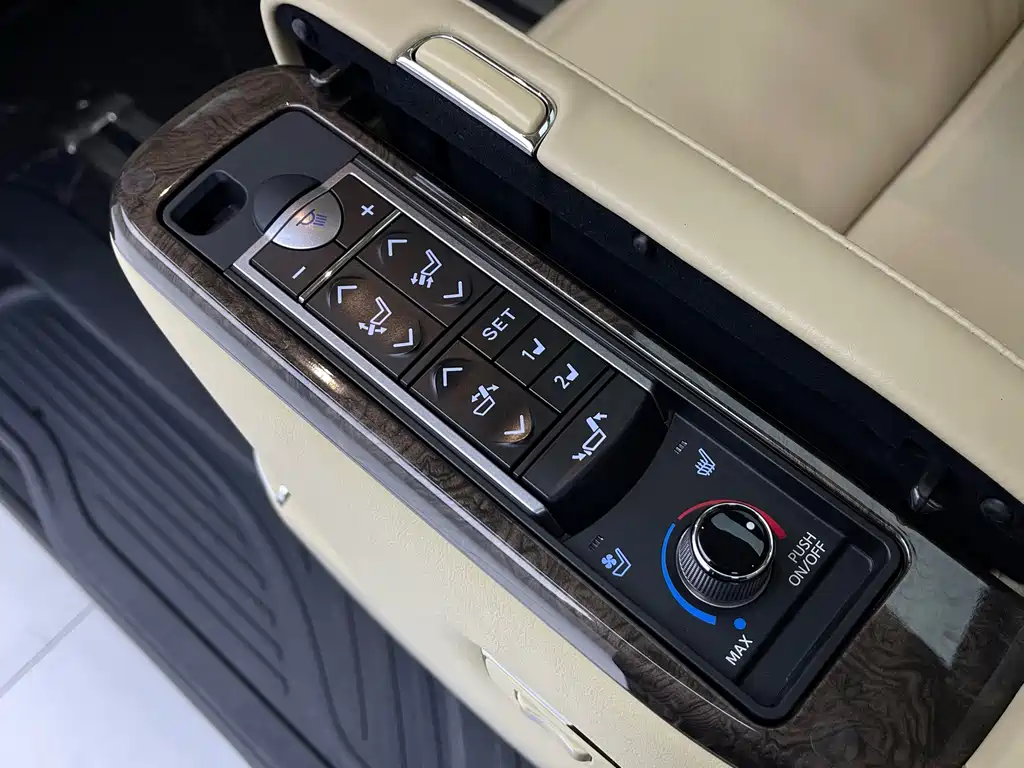 Toyota Alphard 2020 — фото 9