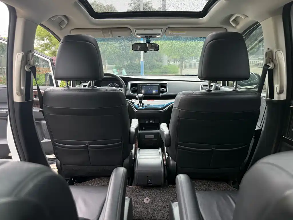 Honda Odyssey 2018 — фото 6