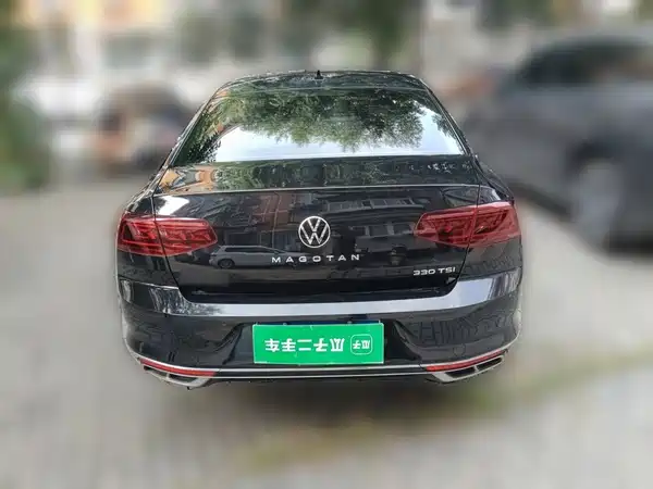 Volkswagen Magotan 2025