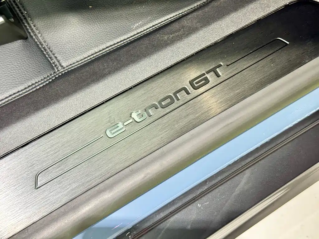 Audi e-tron GT 2024 — фото 25