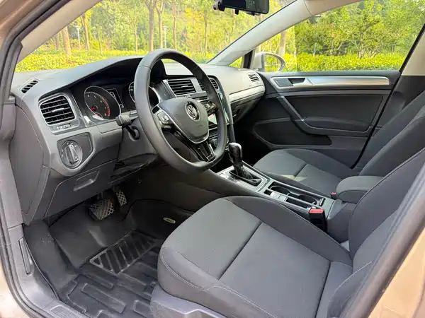 Volkswagen Golf 2020