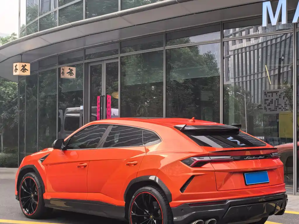 Lamborghini Urus 2023 — фото 17