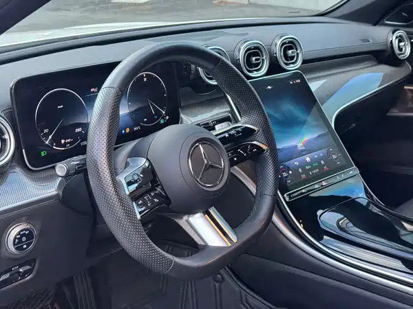 Mercedes-Benz C-Class 2024