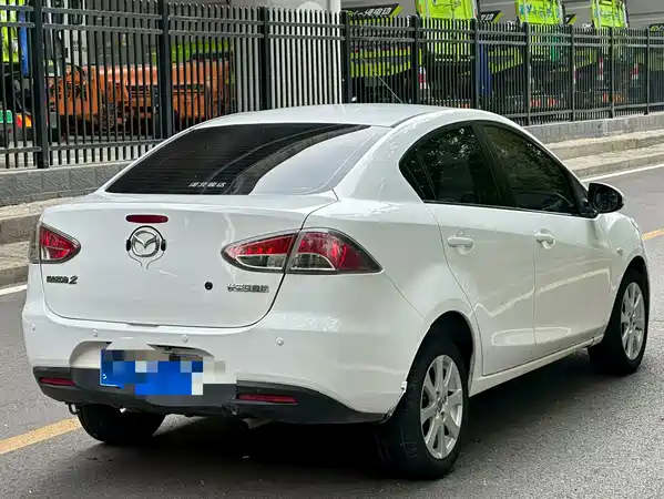 Mazda 2 2012
