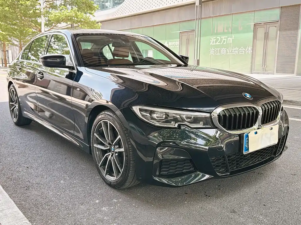 BMW 3 Series 2019 — фото 15