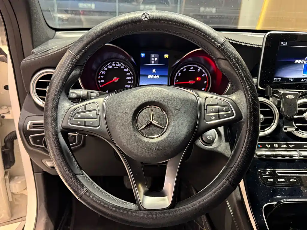 Mercedes-Benz GLC 2019 — фото 13