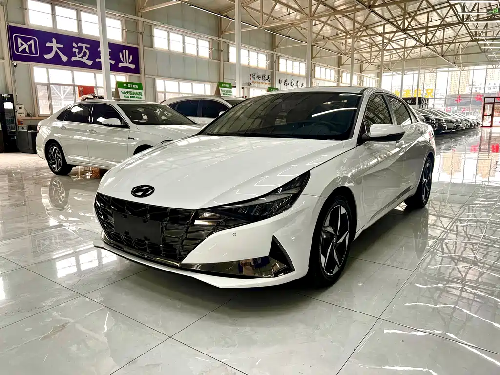 Hyundai Elantra 2022