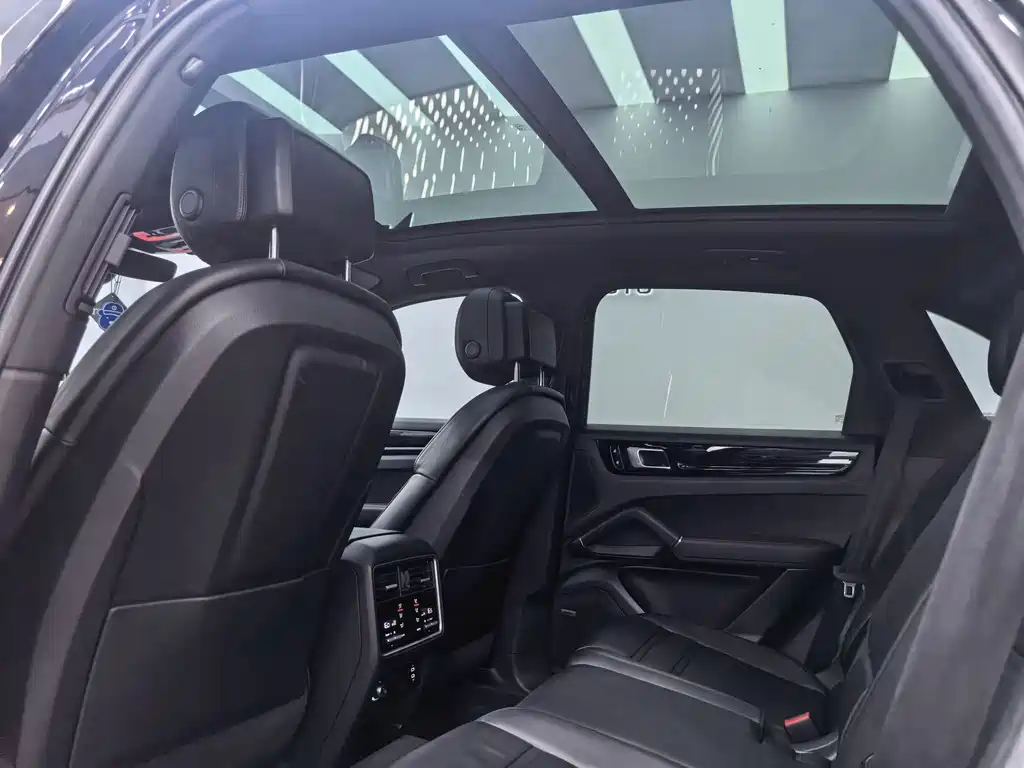 Porsche Cayenne 2020 — фото 10