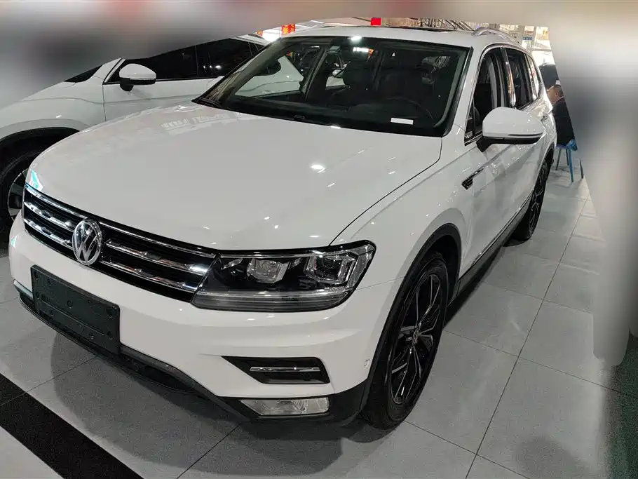 Volkswagen Tiguan L 2019 — фото 1