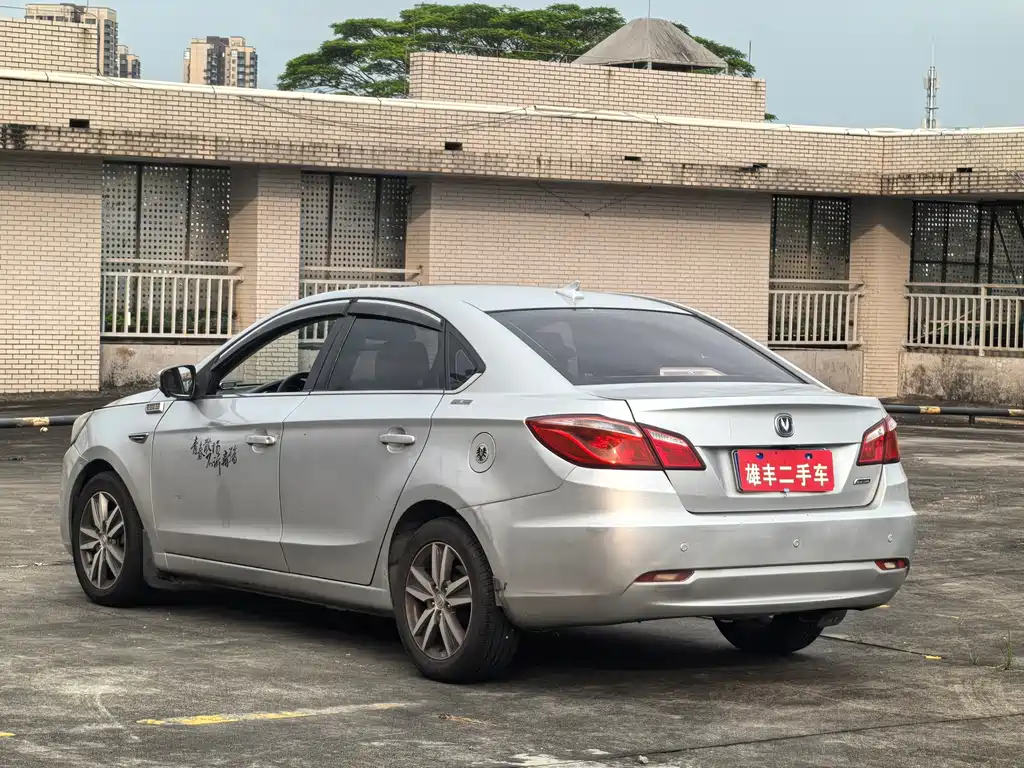 Changan Eado 2015 — фото 10