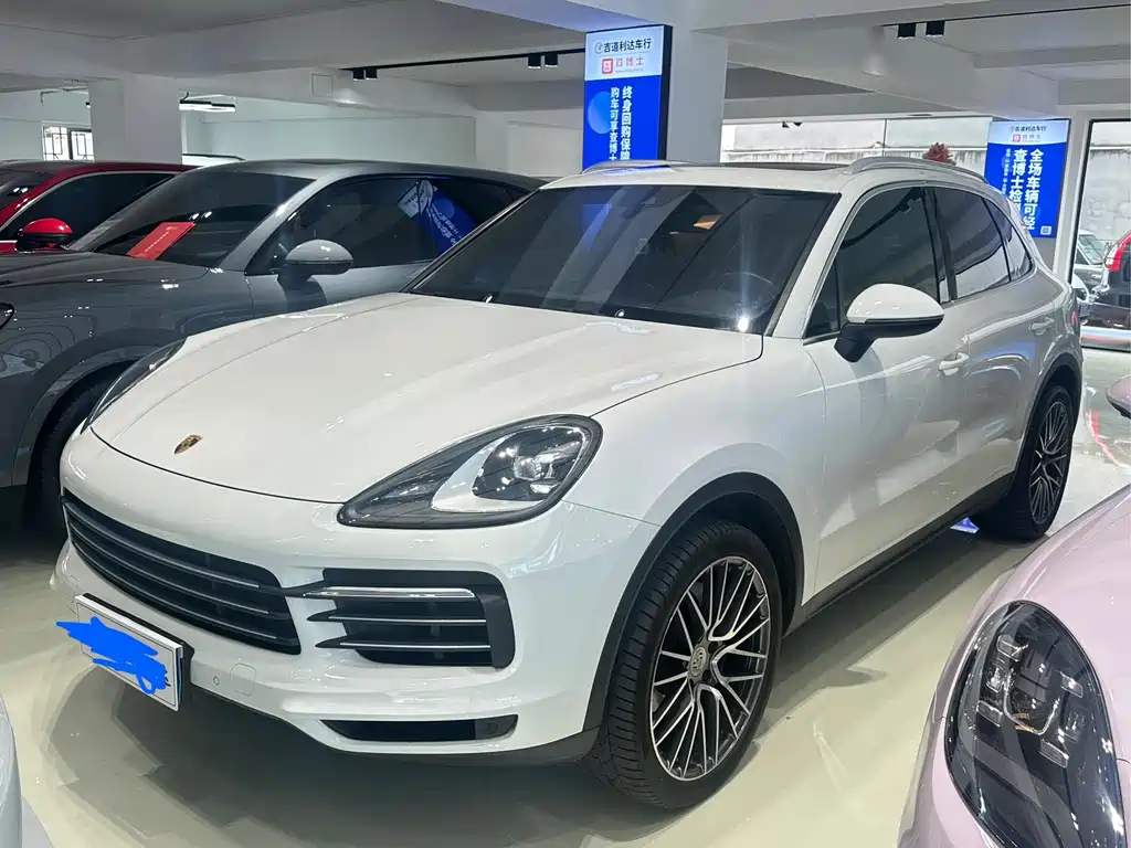 Porsche Cayenne 2020 — фото 1