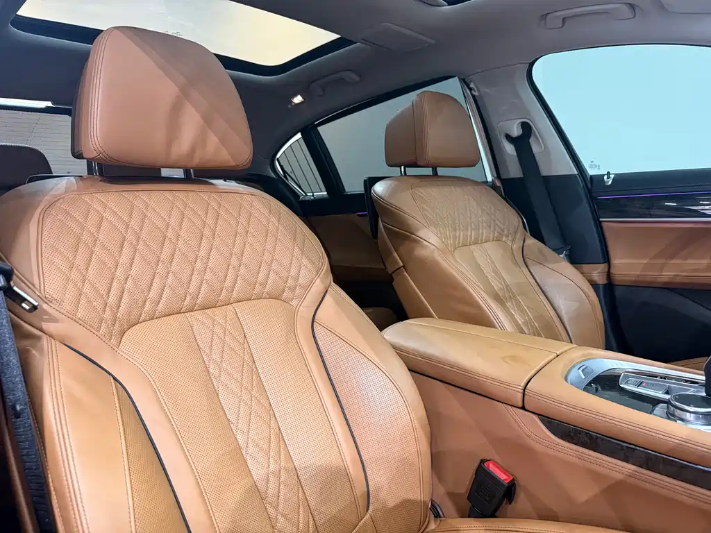 BMW 7 Series 2016 — фото 12