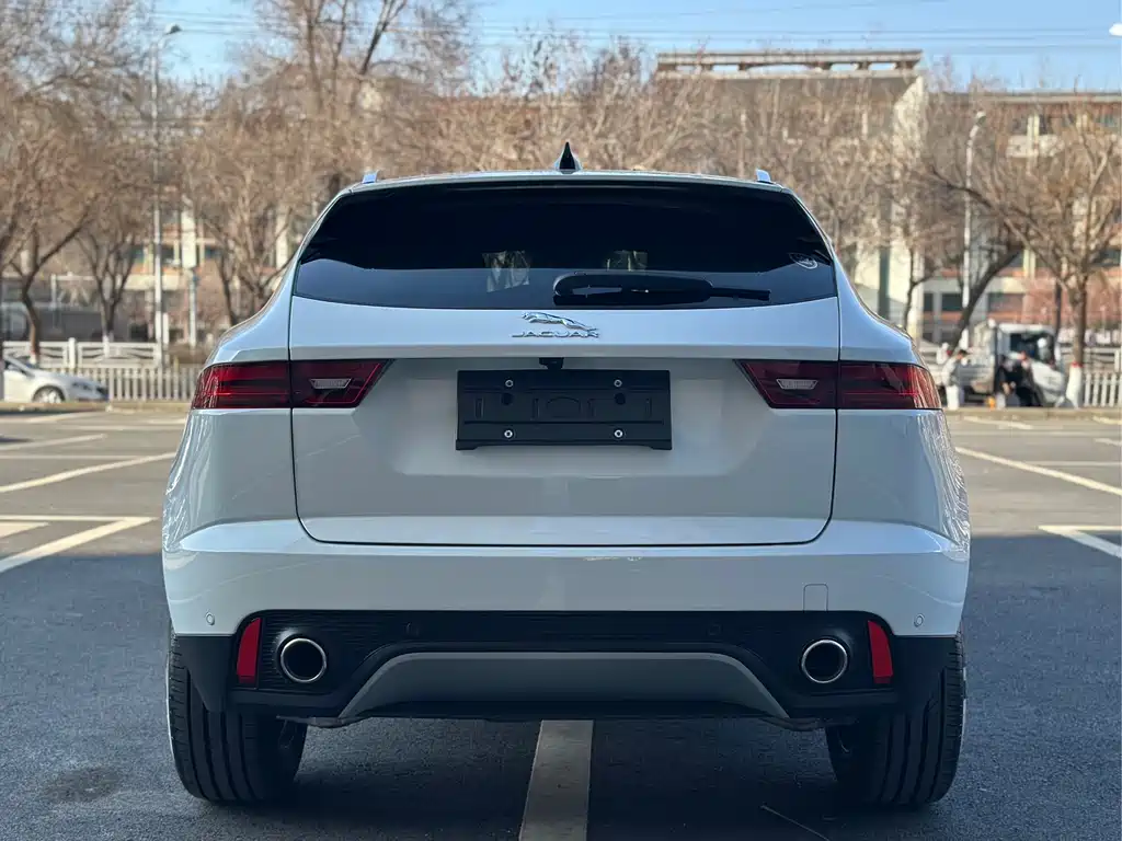 Jaguar E-PACE 2025 — фото 13