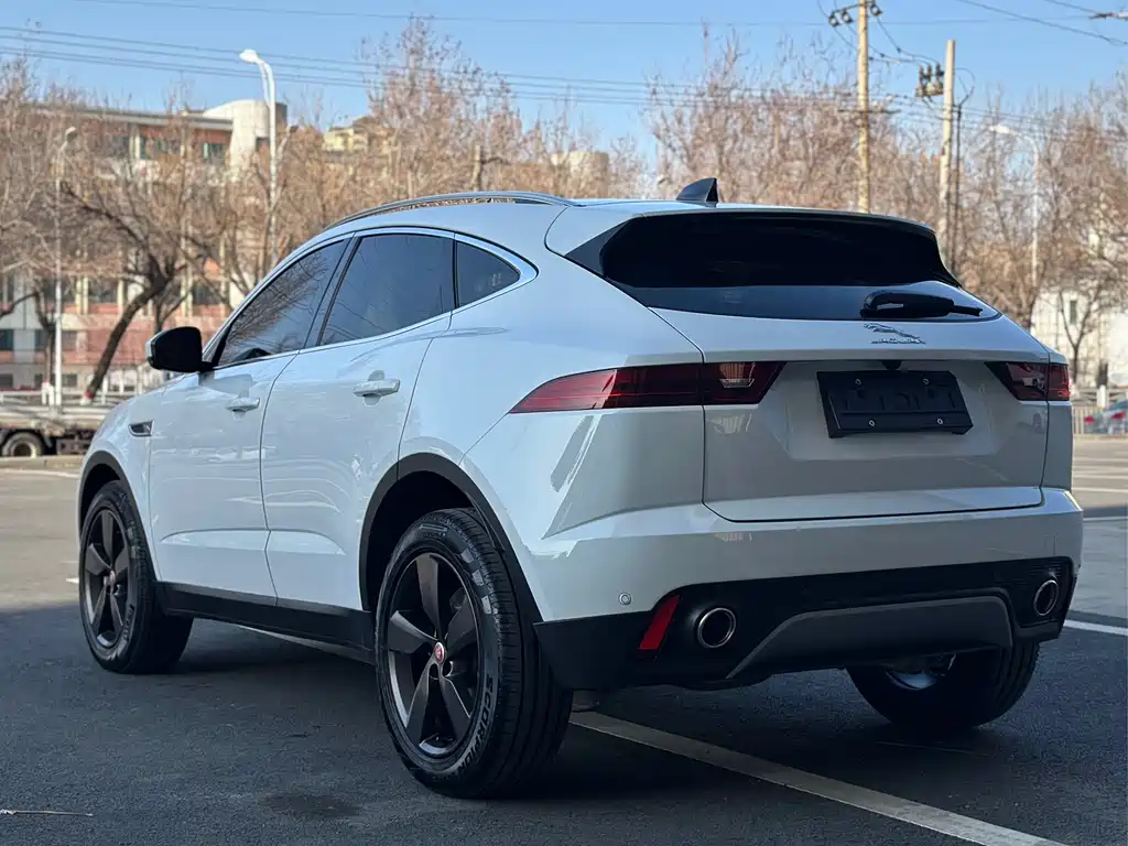 Jaguar E-PACE 2025 — фото 14