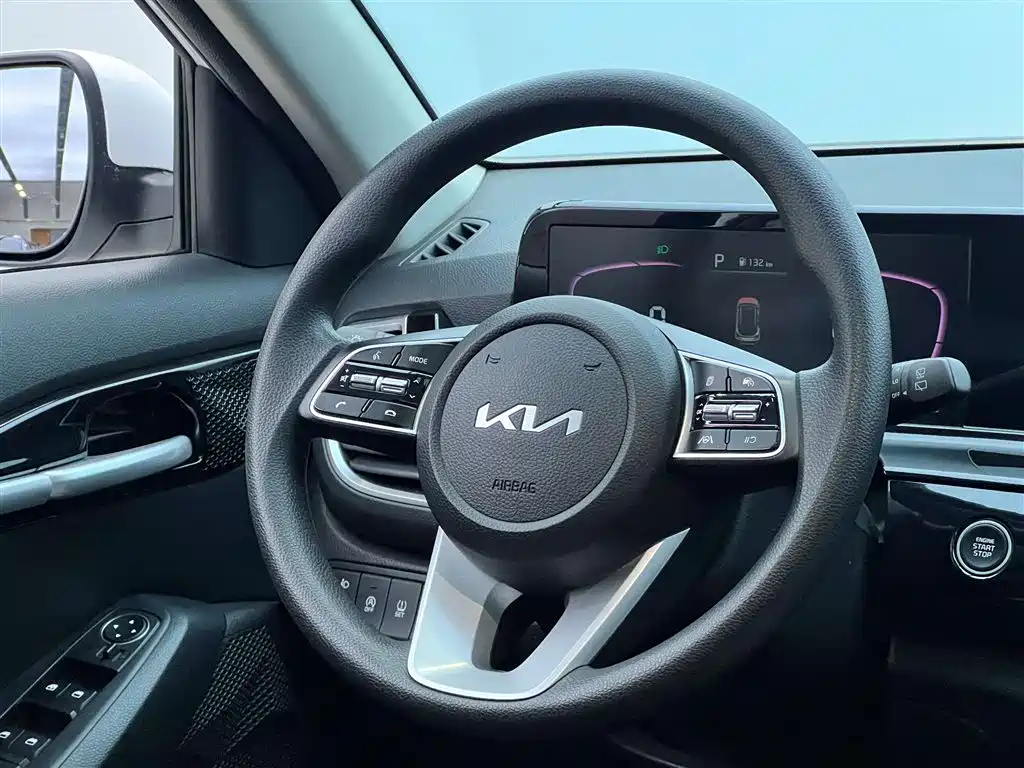 Kia Seltos 2023 — фото 12
