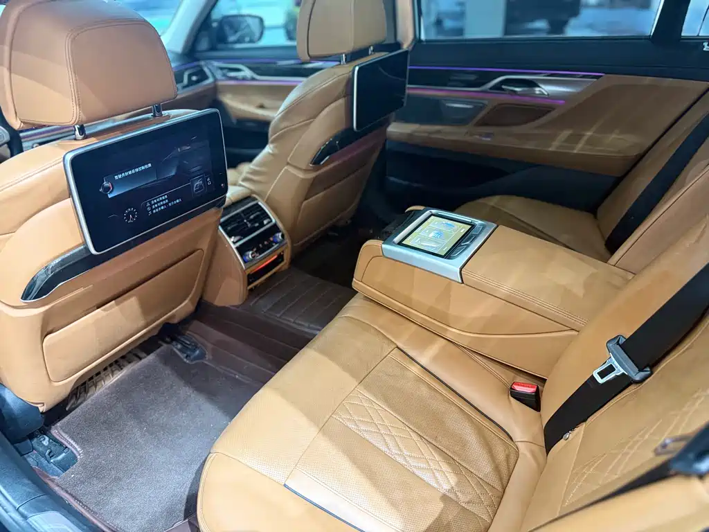 BMW 7 Series 2016 — фото 22