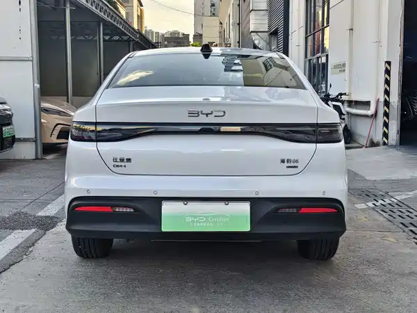 BYD Seal 05 DM-i 2025