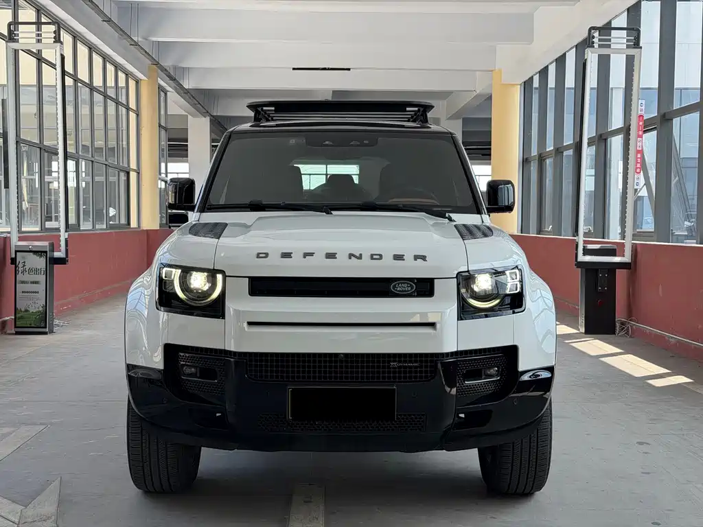 Land Rover Defender 2023 — фото 1